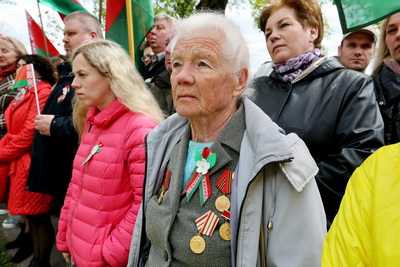 Памятный знак жертвам геноцида белорусского народа \"Древо жизни\" открыли в Витебске