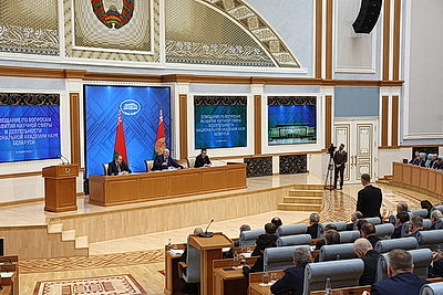 Лукашенко собрал большое совещание по развитию научной сферы