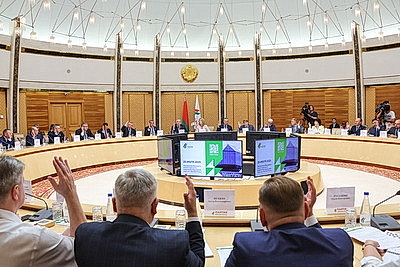 Белорусская партия \"Белая Русь\" создает молодежное движение \"Искра\"