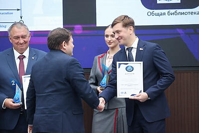 Дроны и цифровые двойники: выставка в области ИИ и робототехники проходит в Минске