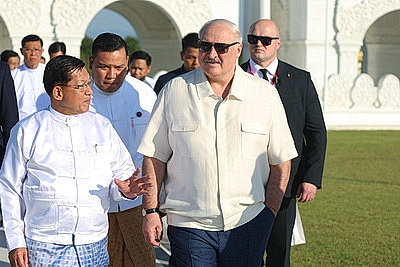 Высадка дерева удачи и храмовый комплекс Будды. Визит Лукашенко в Мьянму завершился культурной программой