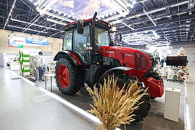 Делегаты ВНС из разных регионов страны посетили выставку \"Моя Беларусь\"