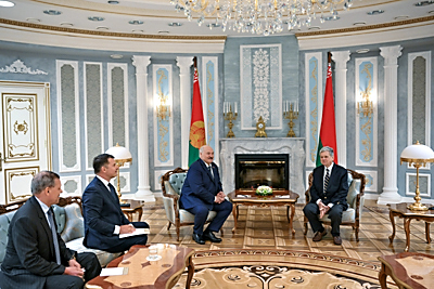 Переговоры Лукашенко со спецпосланником США Коулом продолжились в субботу