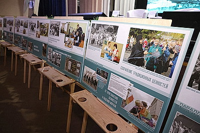 В Международном университете \"МИТСО\" представили книгу \"Суперпозиция. Параллельные миры\"