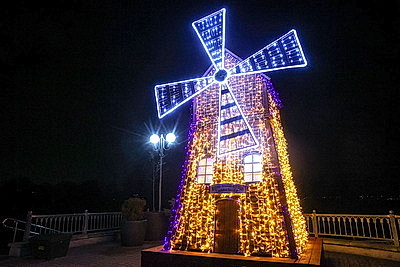 Праздничная атмосфера царит на улицах белорусских городов