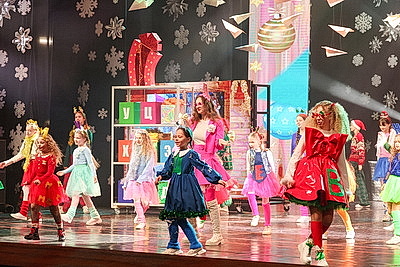 Главная новогодняя елка Могилевской области собрала самых талантливых детей региона