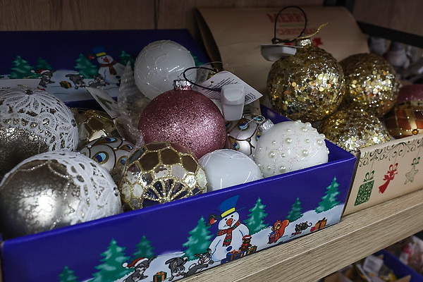 Праздничный декор и новогодние товары - магазины Могилева готовятся в Новому году