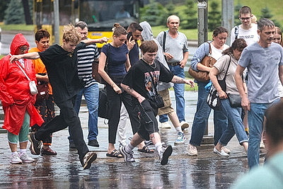 Подтопления и падения деревьев. Последствия непогоды в столице