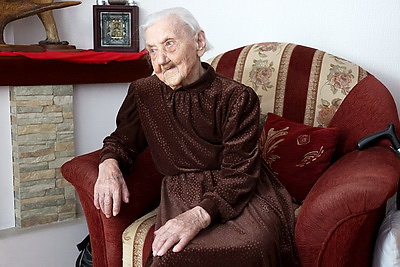 \"Чтоб никогда не видели ужасов войны\". Что пожелала всем 107-летняя минчанка Анна Громыко в свой день рождения