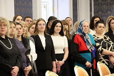 Дворец Независимости посетили с экскурсией сотрудники Минского молочного завода №1 и представители торговли