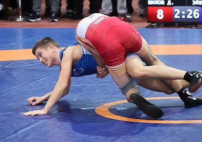 Более 200 юных борцов участвуют в республиканской спартакиаде в Гомеле