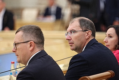 О смыслах Дня народного единства. Лукашенко проводит большую встречу с идеологическим активом и экспертами