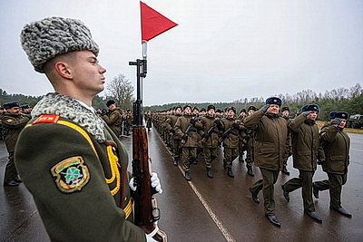 Начало освоения военной науки. Около 2,4 тыс. новобранцев приняли присягу в 72-м учебном центре