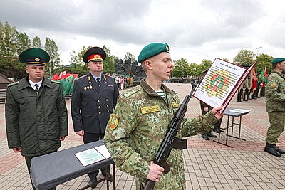 Более 200 новобранцев Гродненской пограничной группы приняли военную присягу