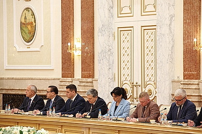 О смыслах Дня народного единства. Лукашенко проводит большую встречу с идеологическим активом и экспертами