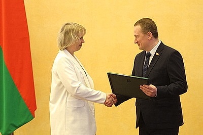 Пример высокого профессионализма и образец верности своему делу. В Минске вручили госнаграды представителям различных сфер