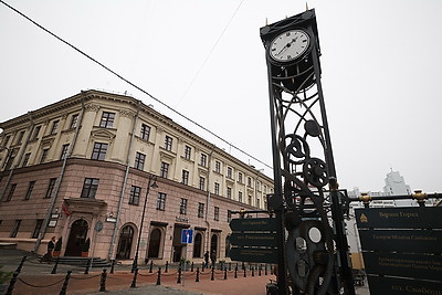 За стрелкой циферблата. Уличные часы - символ города