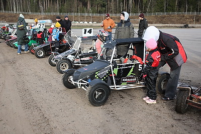Скорость, азарт и детские мечты. Команда \"МАЗ-СПОРТавто\" провела день открытых дверей под Минском
