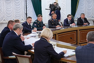 Лукашенко проводит селекторное совещание по уборочной кампании