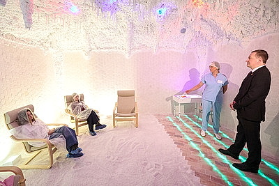 Турчин поздравил воспитанников Ивенецкого социального пансионата