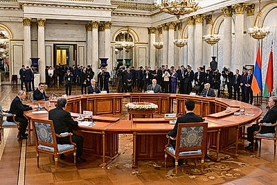 Рабочий визит Лукашенко в Россию продолжился неформальной встречей лидеров стран СНГ в Эрмитаже