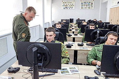 Операторов беспилотников начали готовить в госуниверситете транспорта в Гомеле