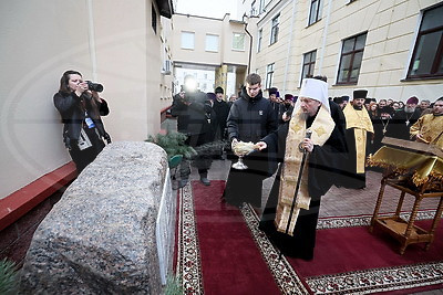 В ВГМУ освятили памятный знак на месте храма во имя Усекновения главы святого Иоанна Крестителя