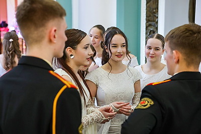 В Минском суворовском военном училище состоялся новогодний бал