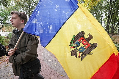 Молдаване прибывают в Минск из России, чтобы проголосовать на парламентских выборах своей страны