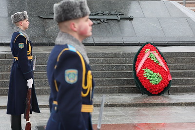 Верховный главнокомандующий Ливийской национальной армией возложил венок к монументу Победы в Минске