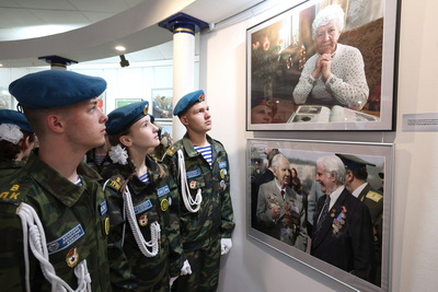 Энергетика передается через снимки. Выставка \"Солдаты Победы\" фотокора БЕЛТА открылась в Витебске
