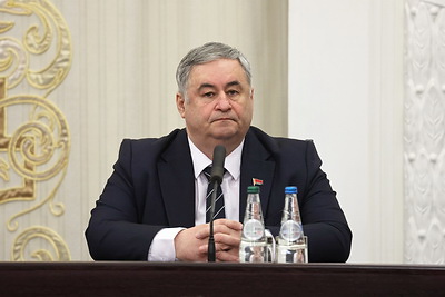 Книга \"Наш Президент\" поступила в продажу в магазины областных центров
