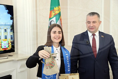 Школьница из Гомельского района получила семена арбуза от Президента