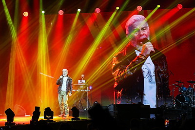 Олег Газманов дал сольный концерт на \"Золотом шлягере\" в Могилеве