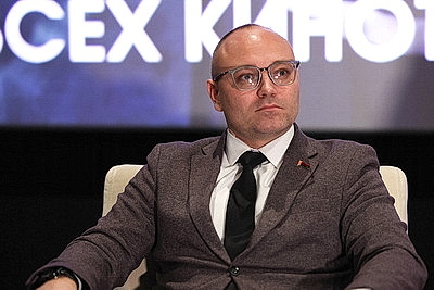 \"Мы сделали все возможное, чтобы удивить\". Режиссер \"Переломного момента\" о дошлифовке фильма