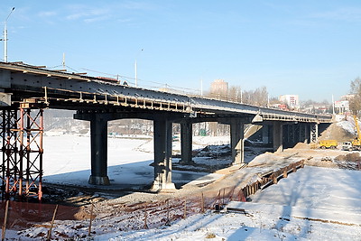 Реконструкция моста \"Юбилейный\" идет в Витебске