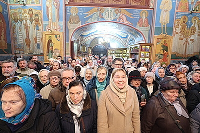Православные верующие празднуют Благовещение Пресвятой Богородицы