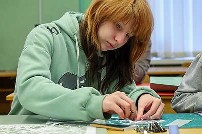 Белорусское ремесло возвращается. В Могилеве студенты колледжа осваивают вытинанку