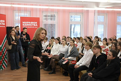 \"НЕскучная НЕлекция\": диалог с молодежью проходит на \"Марафоне единства\" в Минске
