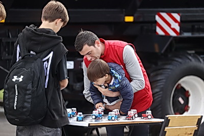 Масштабная выставка техники и множество развлечений. День машиностроителя празднуют в Бресте