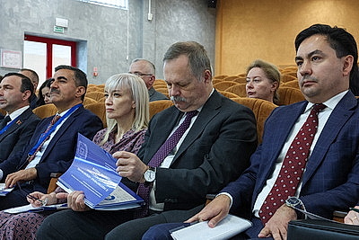 \"Запрос на инженеров нового поколения\". Подготовку технических кадров в СГ обсудили в Могилеве