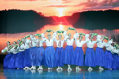 С ритмом танца в сердце. Народный ансамбль \"Лявоніха\" отметил 70-летие в Витебске