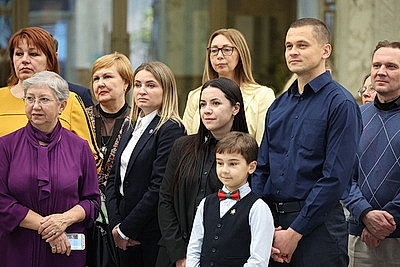 \"Красота и строгость, тепло и уют\". Масштаб и интерьеры Дворца Независимости впечатлили новых гостей