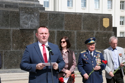 Церемония возложения цветов к памятнику Ленина состоялась в Могилеве