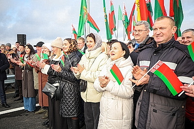 Лукашенко в Мозыре открыл обновленный мост через Припять