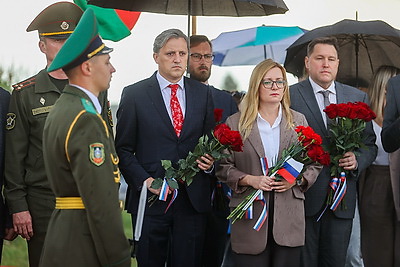 Останки 25 воинов Первой мировой войны захоронили в братской могиле в Гродненском районе
