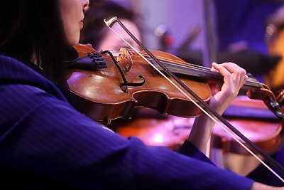 Прекрасный вокал и чарующие звуки оркестра: в Бресте проходит фестиваль \"Таленты Беларусі - будучыня краіны\"