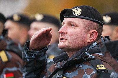 Более 50 сотрудников белорусской милиции в Горанях завоевали право ношения черного берета