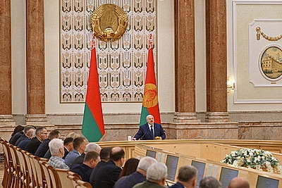 О смыслах Дня народного единства. Лукашенко проводит большую встречу с идеологическим активом и экспертами