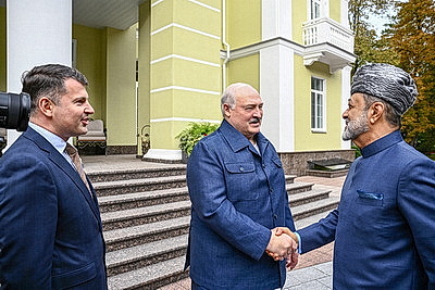 Лидеры Беларуси и Омана продолжили общение в домашней обстановке